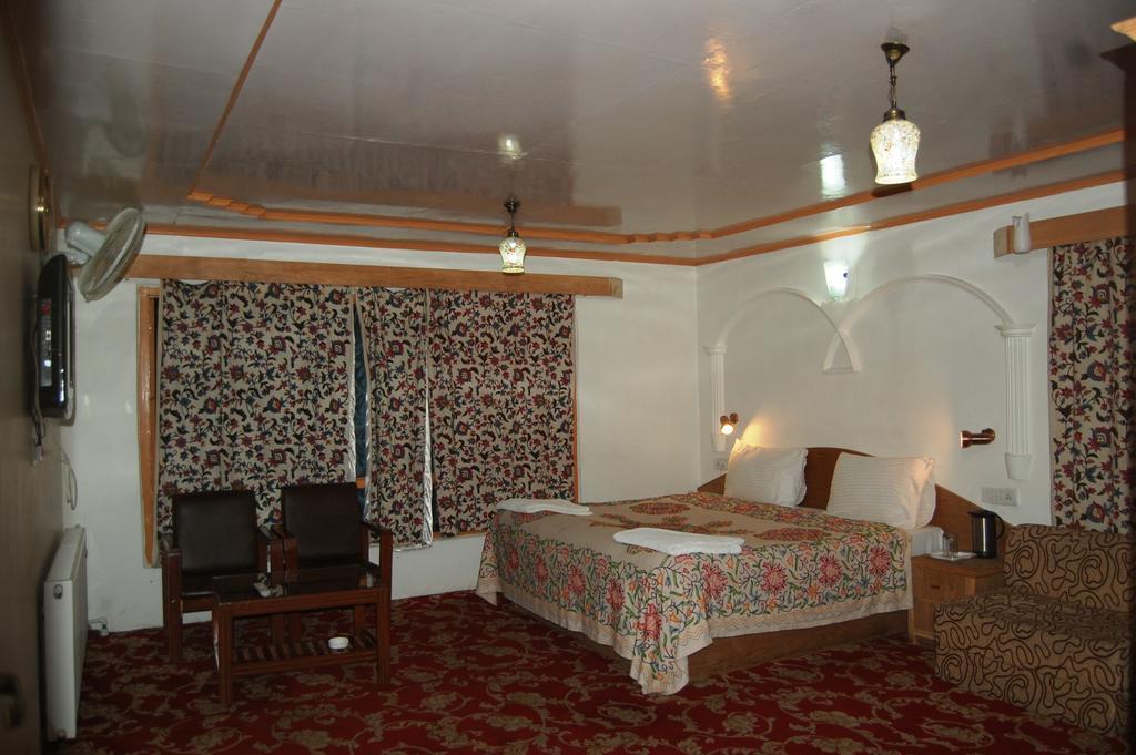 Hotel Paradise Inn Pahalgām Exterior foto