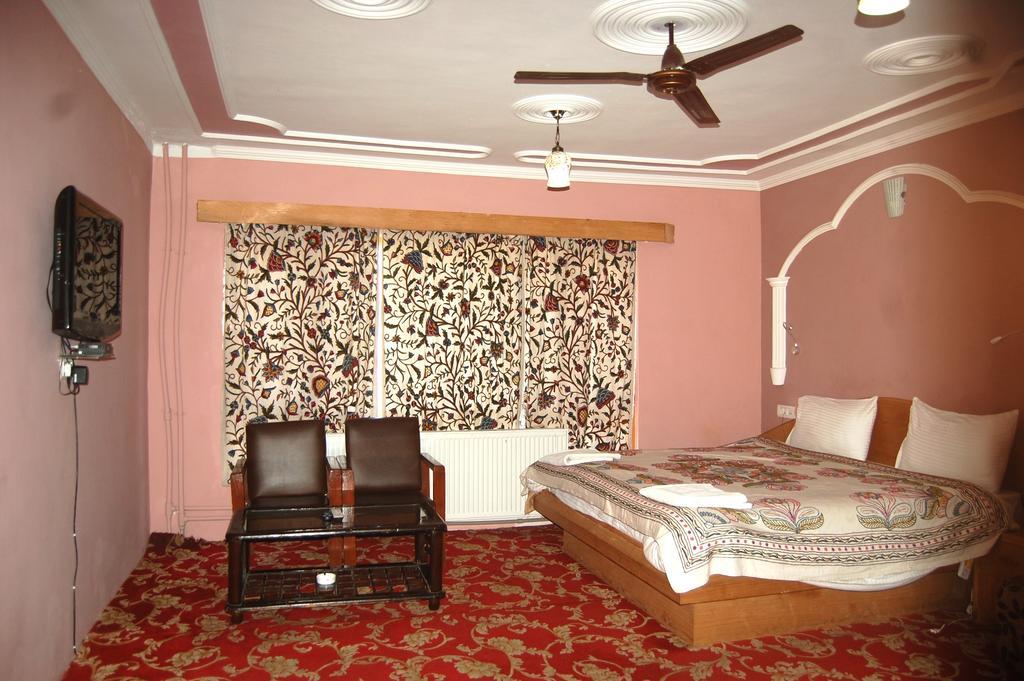 Hotel Paradise Inn Pahalgām Exterior foto