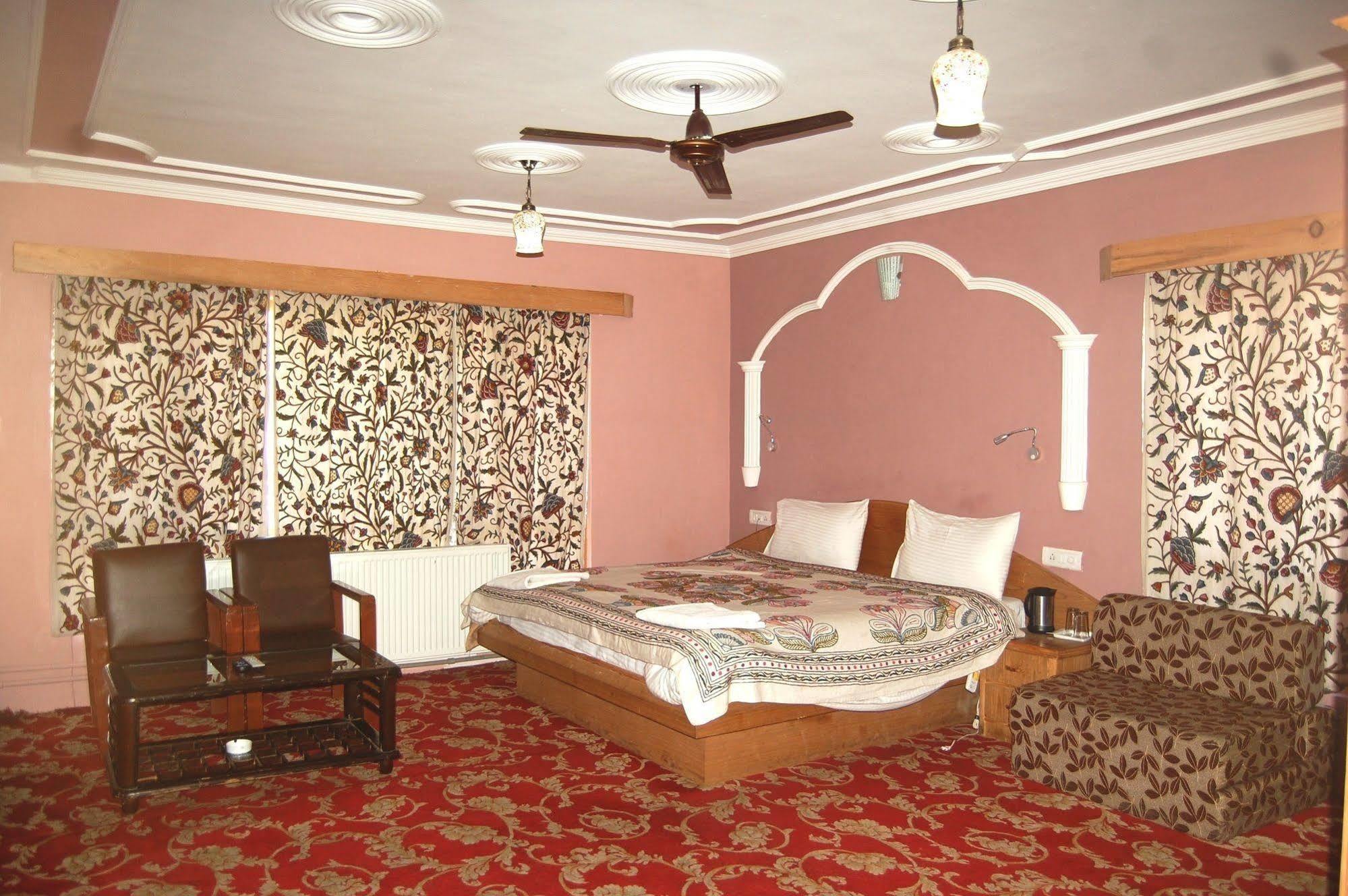 Hotel Paradise Inn Pahalgām Exterior foto