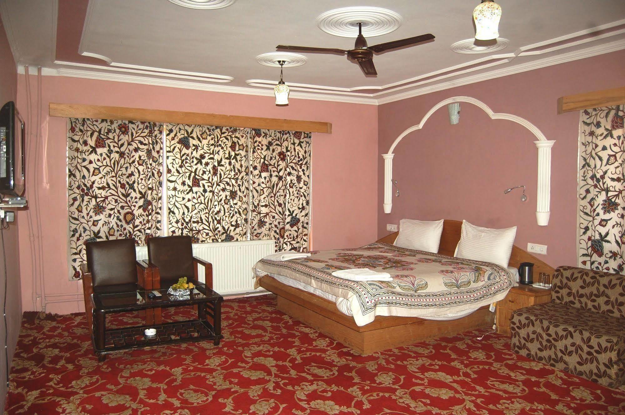 Hotel Paradise Inn Pahalgām Exterior foto