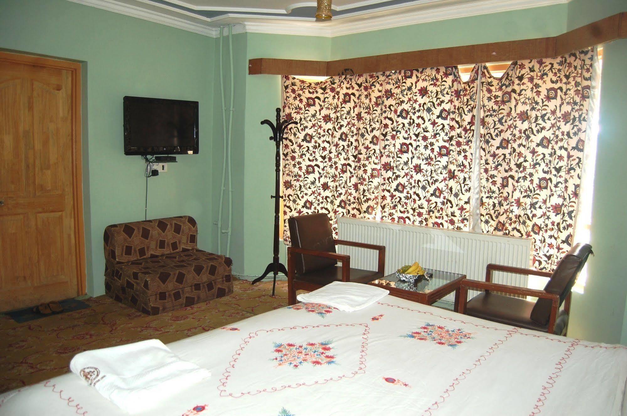 Hotel Paradise Inn Pahalgām Exterior foto