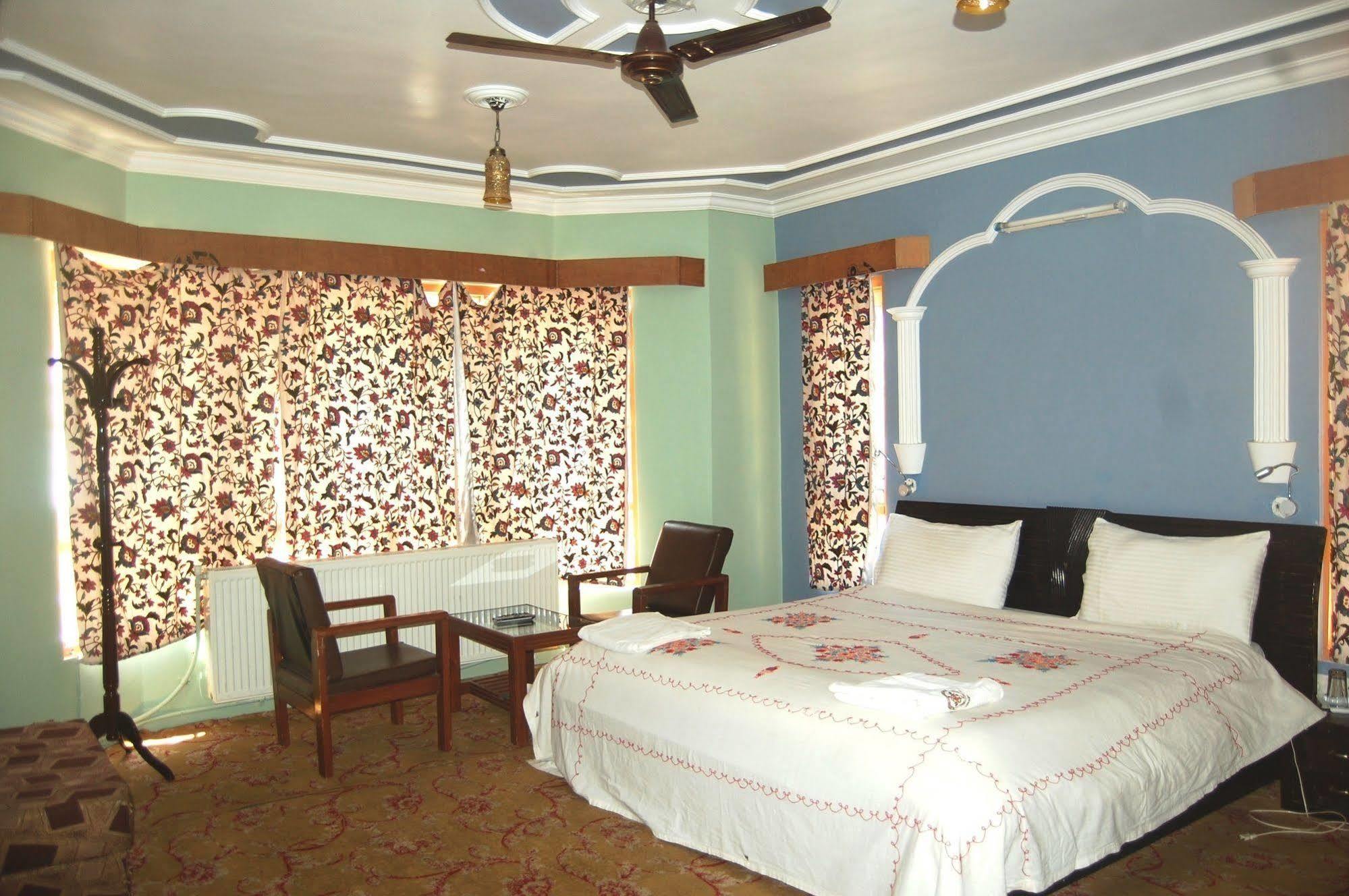 Hotel Paradise Inn Pahalgām Exterior foto