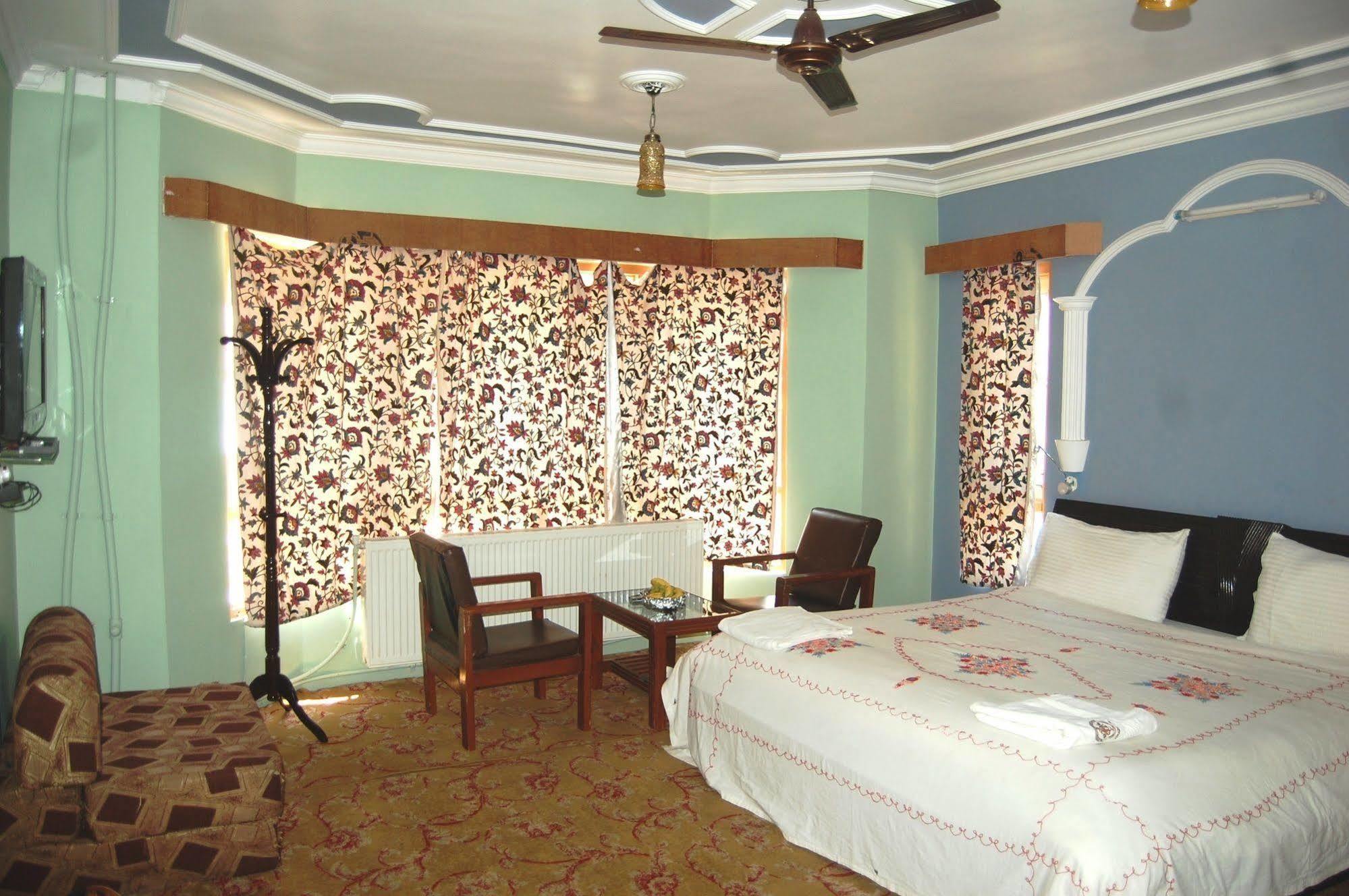 Hotel Paradise Inn Pahalgām Exterior foto